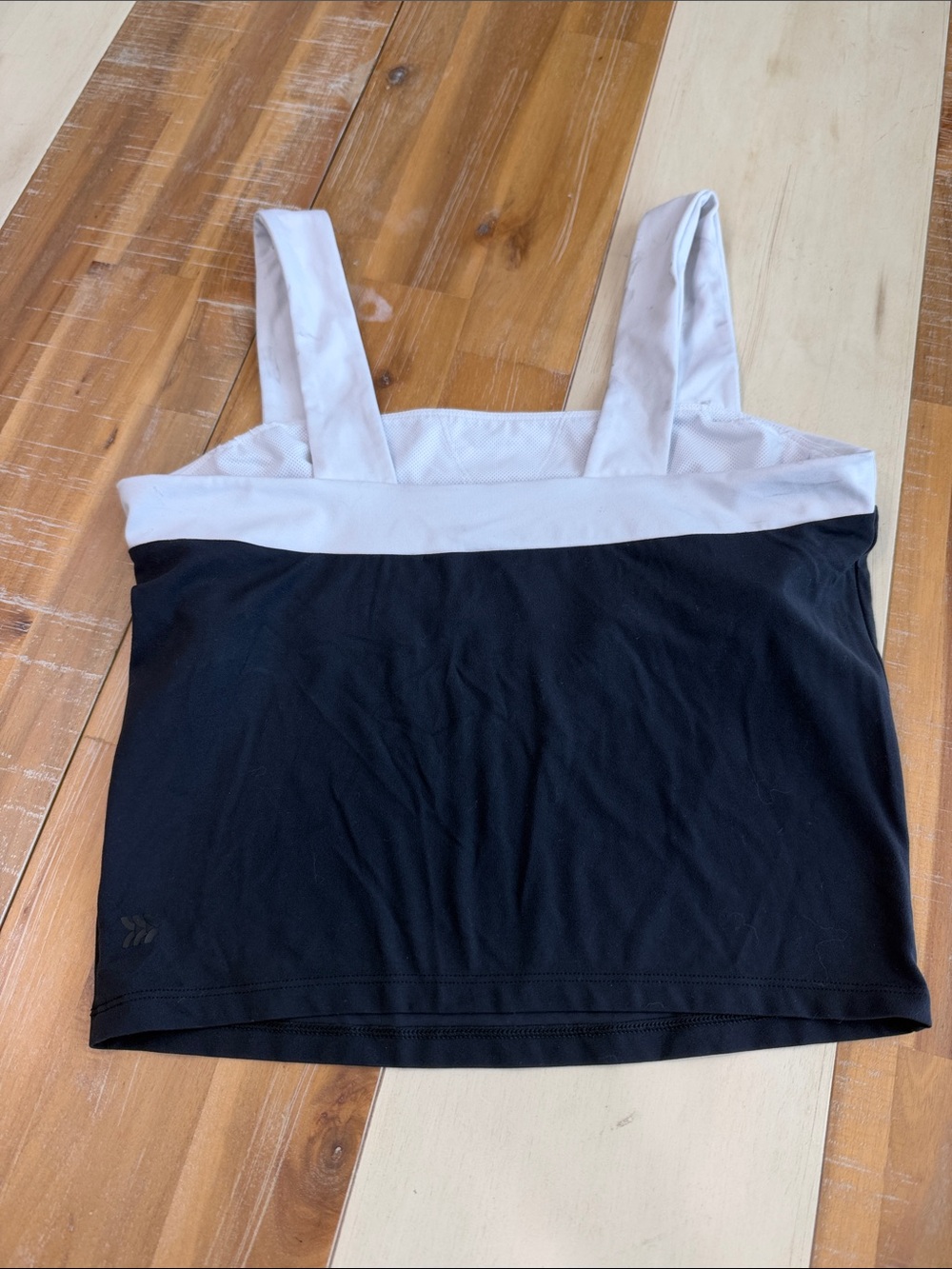 all in motion Black and White Square-Trim Crop Tank - Picture 2 of 5